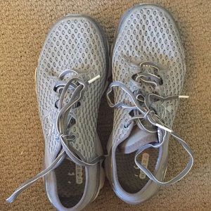Gray Under Armor Tennis Shoes